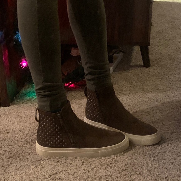 Lucky Brand Ivy Green Suede Hi-Top Moto Sneaker W6 - Picture 3 of 11